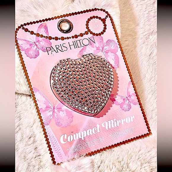 Paris Hilton Pink Rhinestone Heart Shaped Compact Mirror - Picture 1 of 4